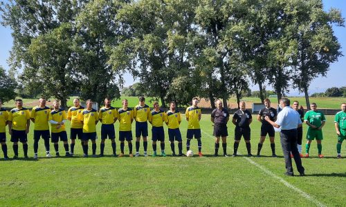FK Kysta si prevzala pohár pre najlepšie družstvo VII. ligy v súťažnom ročníku 2020/21